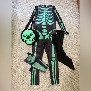 Size Medium (8/10) Green Skull Trooper Costume